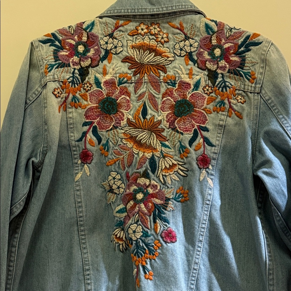 NWOT Johnny Was “Workshop” Floral Embroidered Jean Jacket Size Medium - Picture 4 of 8